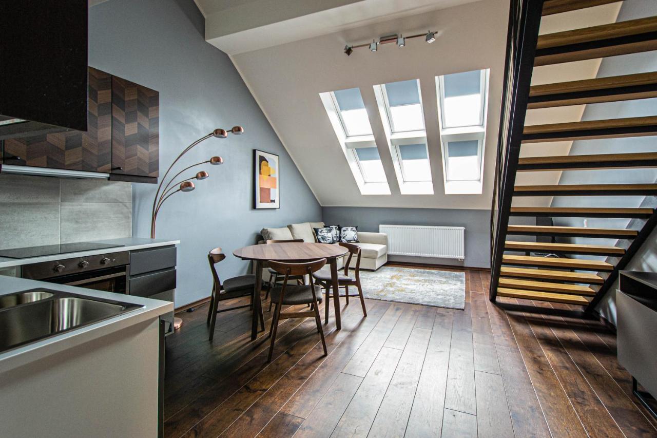 Quite Loft With Balcony And 3 Air Conditioners ปราก ภายนอก รูปภาพ