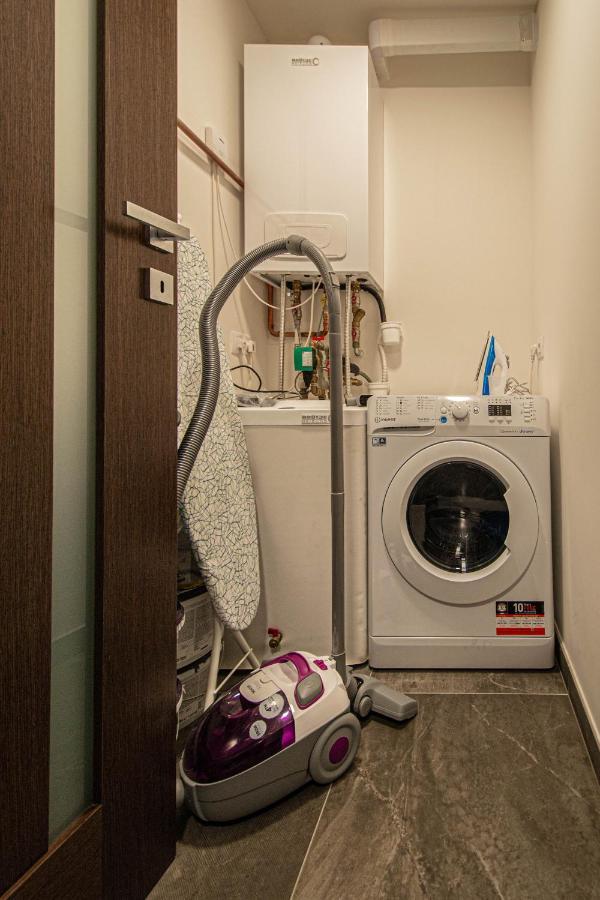 Quite Loft With Balcony And 3 Air Conditioners ปราก ภายนอก รูปภาพ